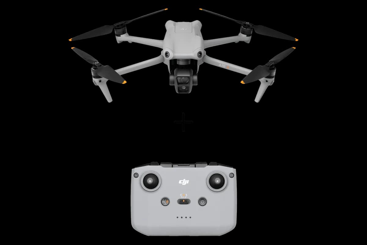 Квадрокоптер DJI Air 3 Fly More Combo DJI RC-N2 — фото 1